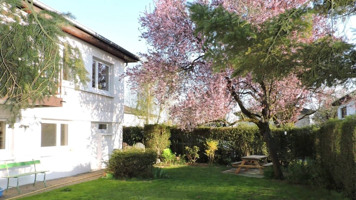 Pouilly Bed & Breakfast | Nice bed and breakfast