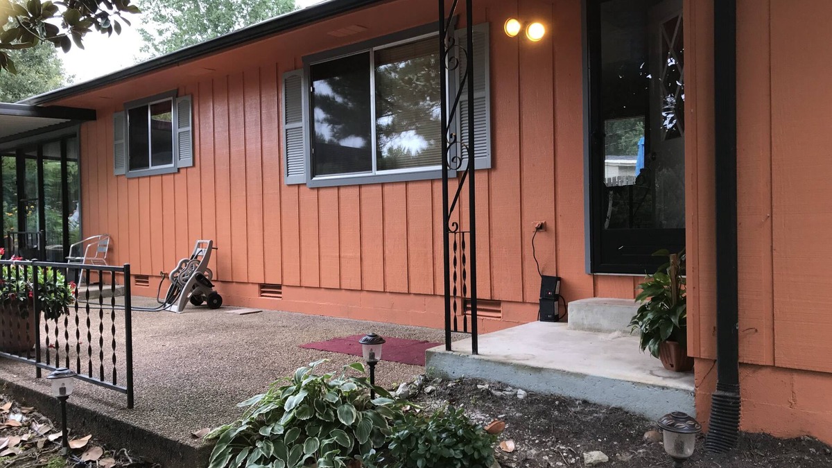 Springville House | Nice cabin in great location with paved driveway-fenced backyard-carport-WiFi