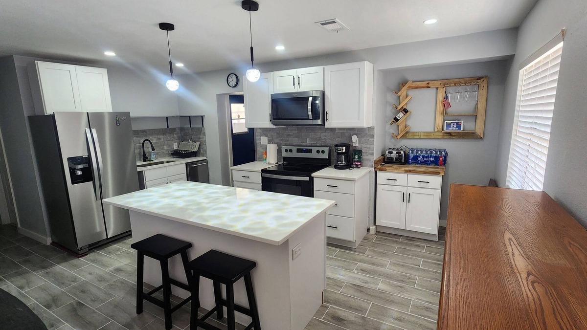 Mary Esther House | Nice center place, 09 mins to the beautiful Gulf of Mexico Beaches.Pet friendly!