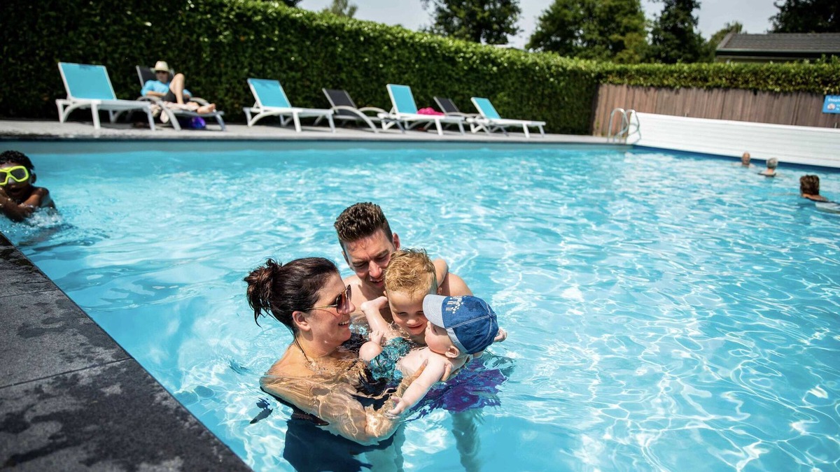 Cromvoirt Ski Chalet | Nice chalet on a holiday park near Cromvoirt
