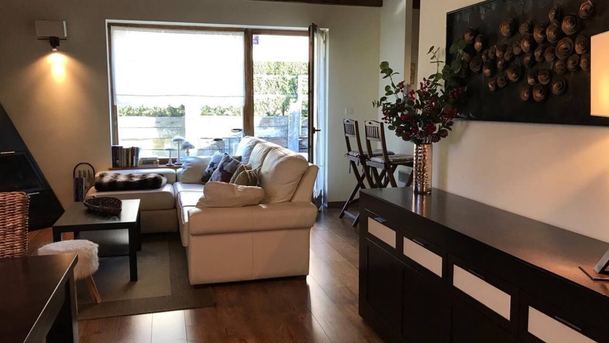 Err House | Nice corner house with garden and good views