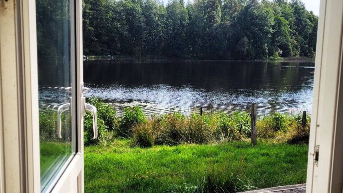 Hamneda House | Nice cottage with panoramic views of Lake Hängasjön | SE06013