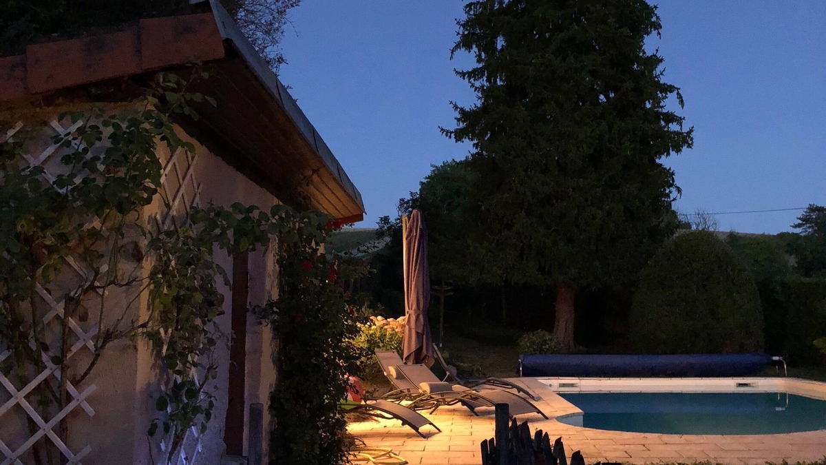 Mensignac Villa | Nice cottage with swiming pool in a typical Dordogne hamlet