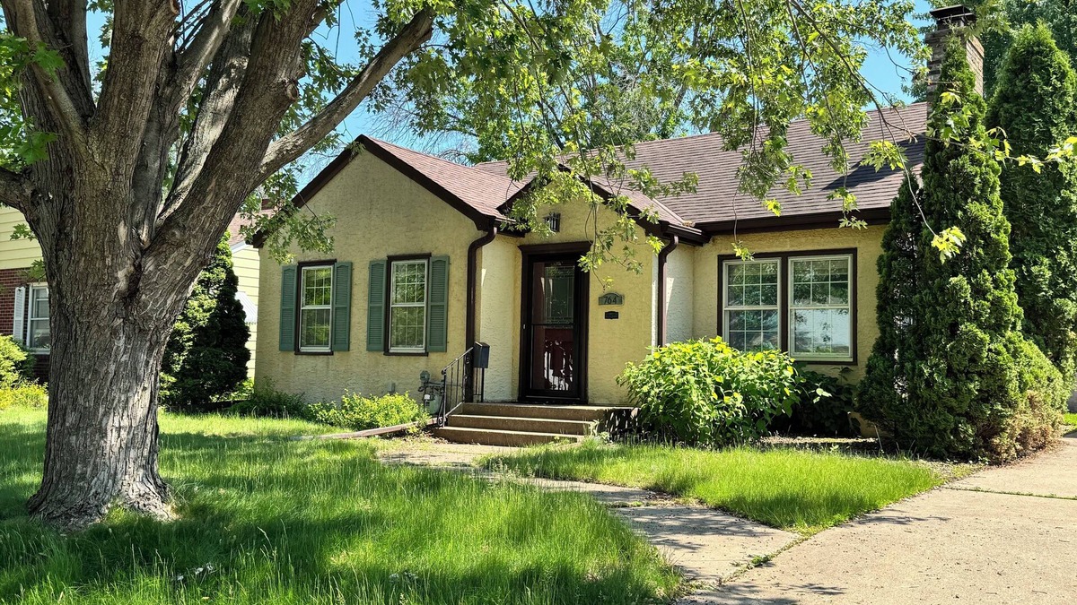 Como House | Nice cozy house near Como Park