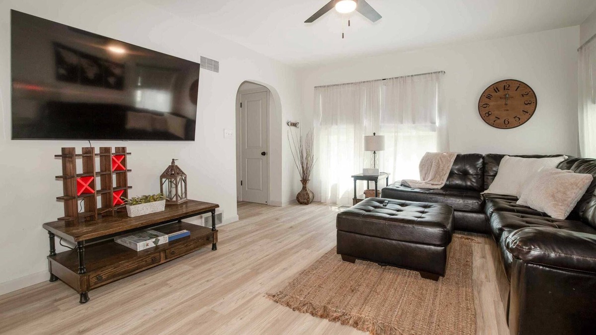 Wichita House | Nice East Side 3BR 2BA WIFI SMART TV
