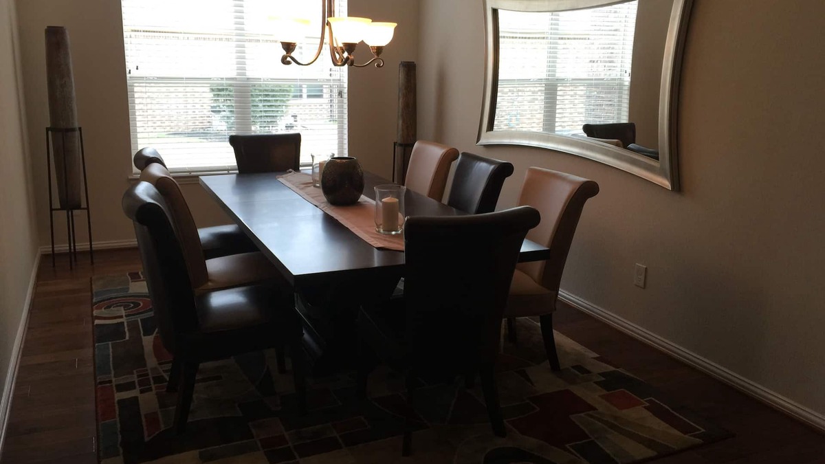 Spring House | Nice Family Friendly, WalMart and HEB & Wallgreens Walking, Iron Man