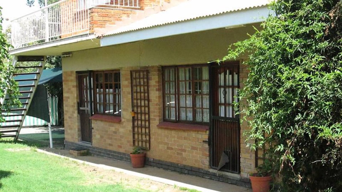 Bayswater House | Nice Family Room with Bunk Beds and kitchenette