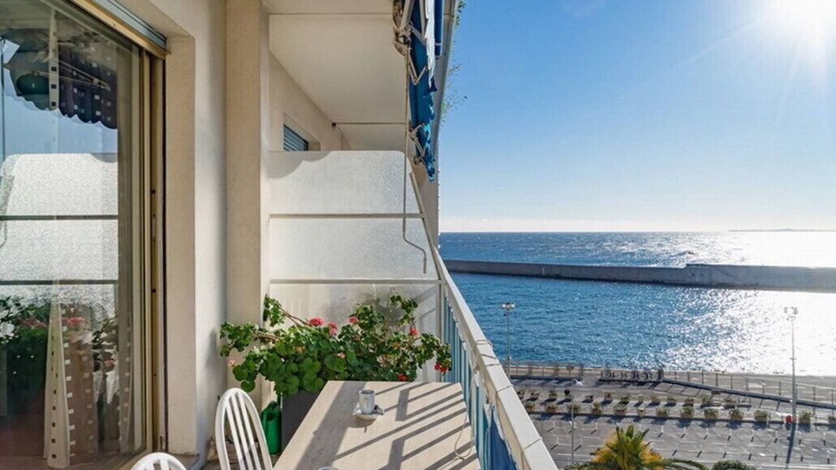 Quartier du Port Apartment | Nice Franck Pilatte : Beautiful 3-room apartment with sea view