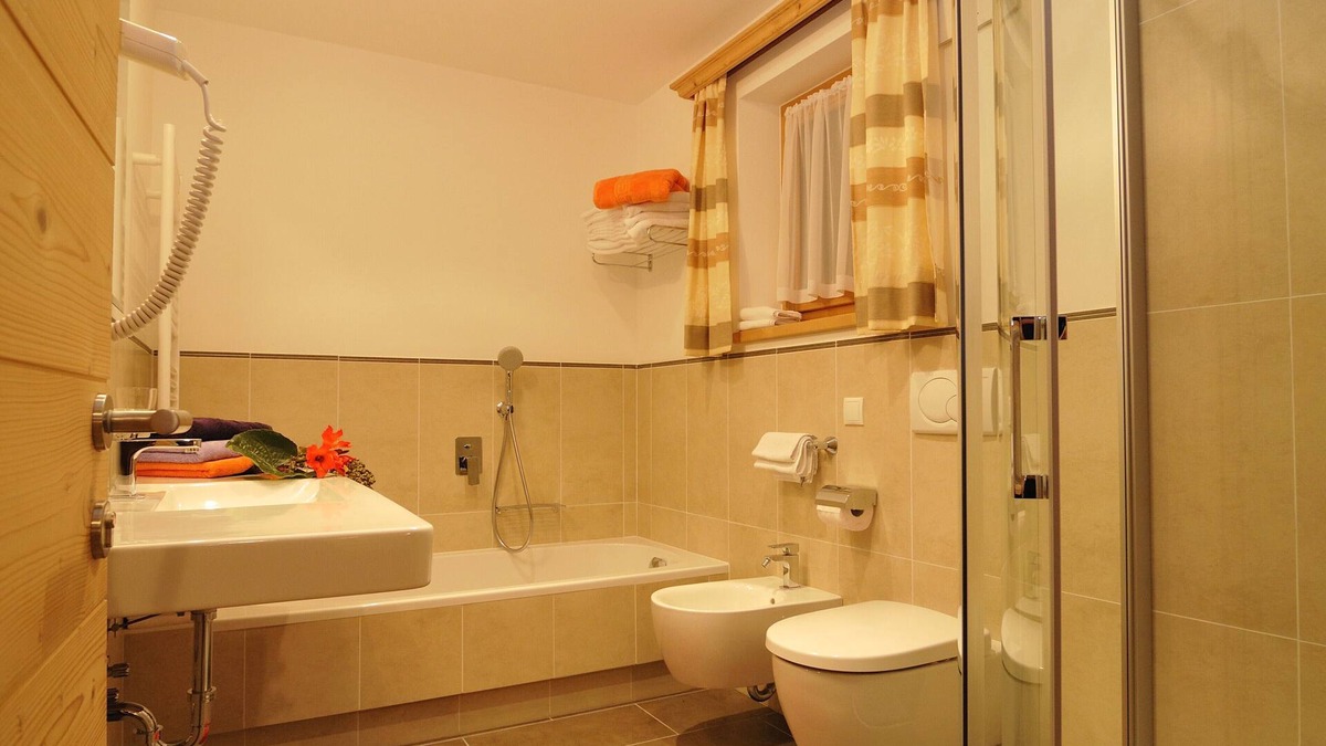 Selva di Val Gardena Apartment | Nice holiday house Vicky on the sunny side of the Dolomites