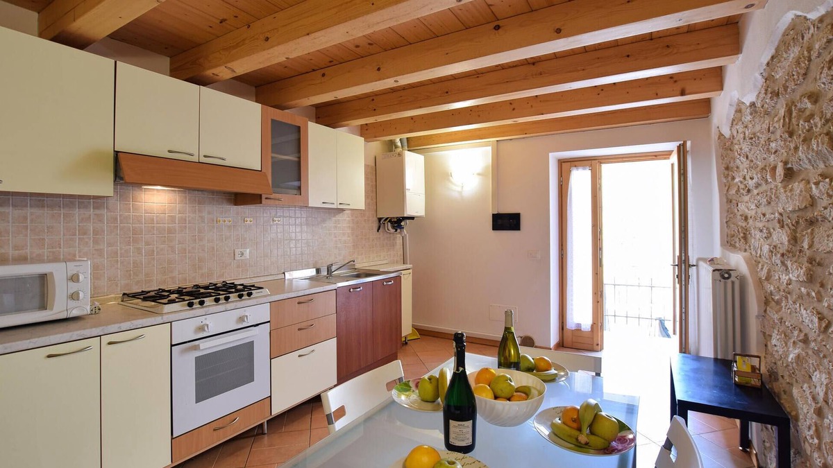 Sant'Anna d'Alfaedo House | Nice home in Fosse di Sant'Anna d'A