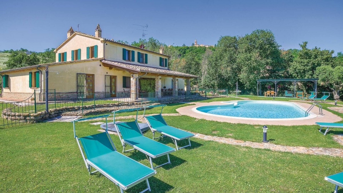 Barchi House | Nice home in Barchi PU