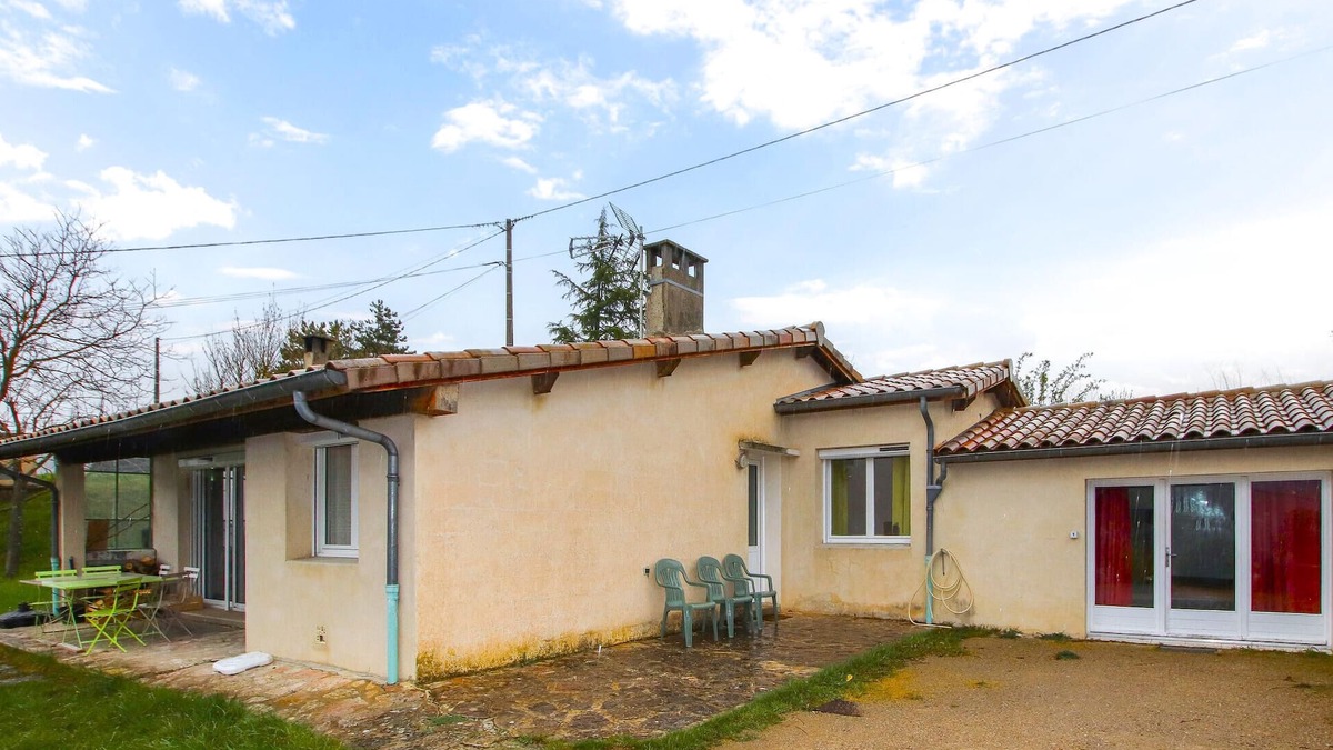 Bourdeaux House | Nice home in Bourdeaux with kitchen
