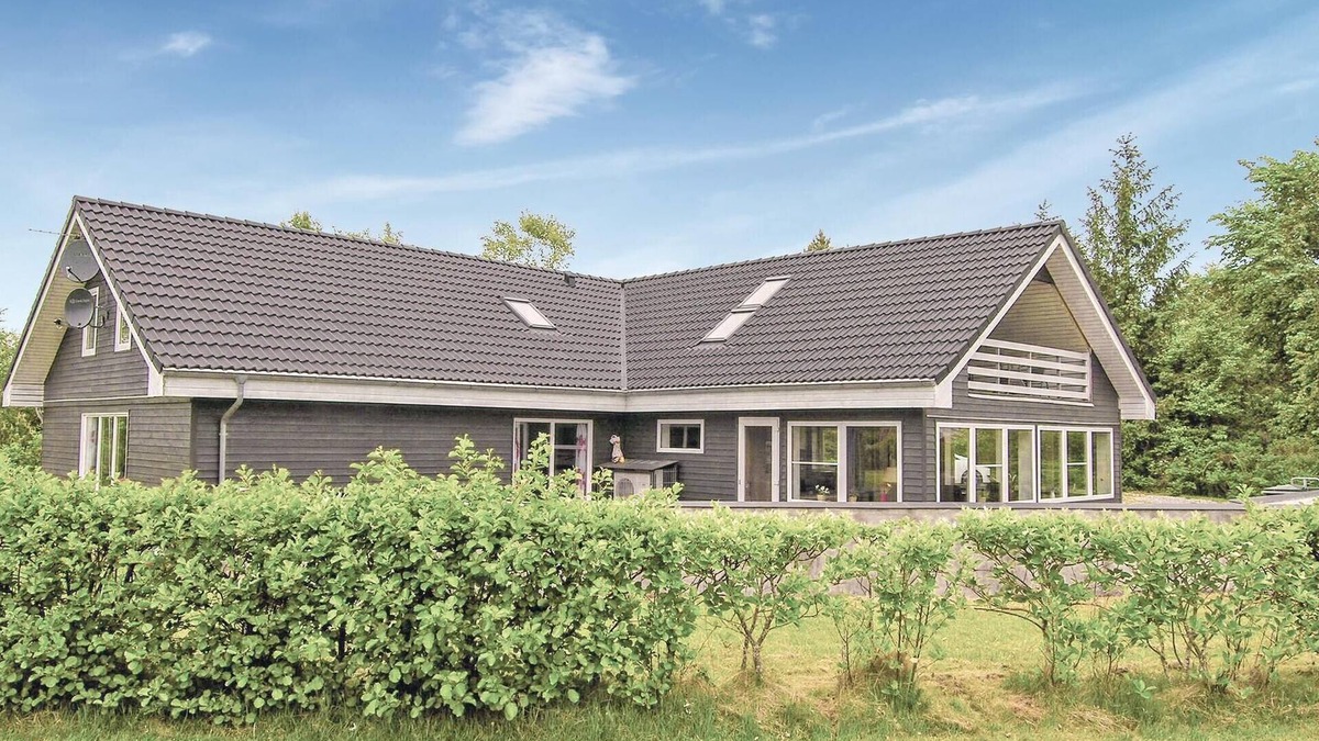 Fjellerup Strand House | Nice home in Glesborg with sauna