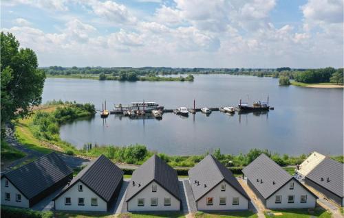 Kerkdriel House | Nice Home In Kerkdriel With Kitchen