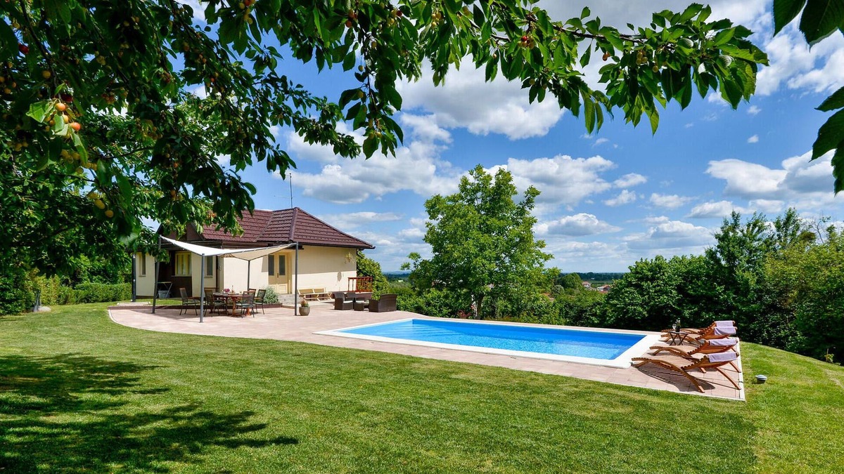 Ludbreg House | Nice home in Ludbreg with WiFi