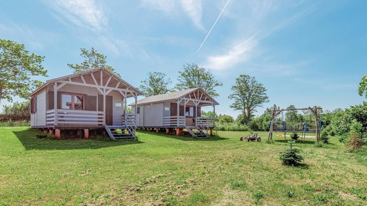 Mscice House | Nice home in Mscice with WiFi