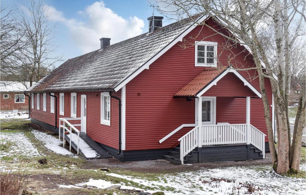 Orrefors House | Nice Home In Orrefors With Jacuzzi