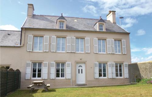 Saint-Marcouf House | Nice Home In Saint-Marcouf With Kitchen