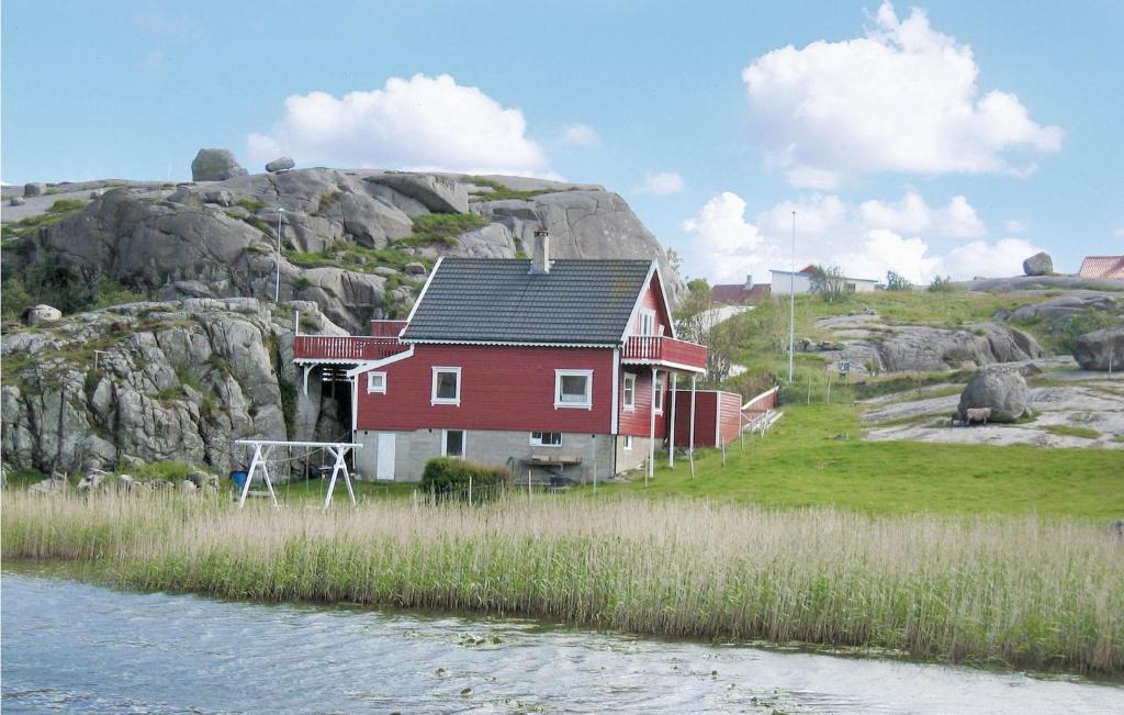 Ha House | Nice Home In Sirevåg With Kitchen