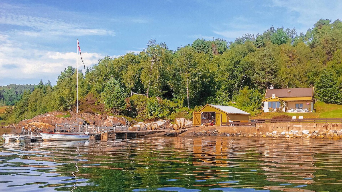 Glomset House | Nice home in Skodje with house sea view