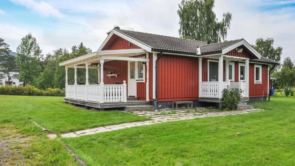 Torsby House | Nice home in Torsby with kitchen