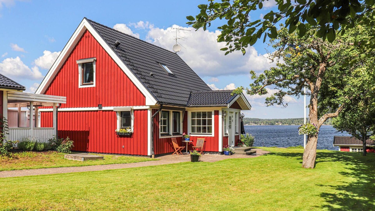 Tranas House | Nice home in Tranås with kitchen