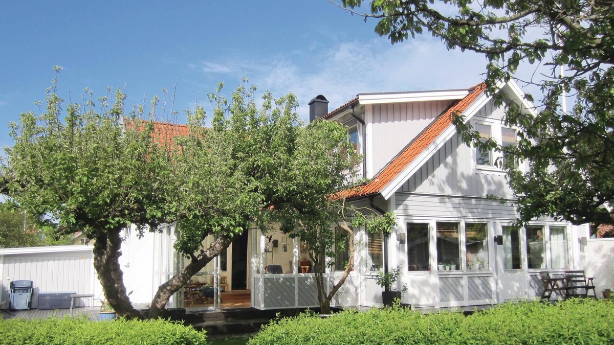 Vastra Frolunda House | Nice home in Västra Frölunda with WiFi