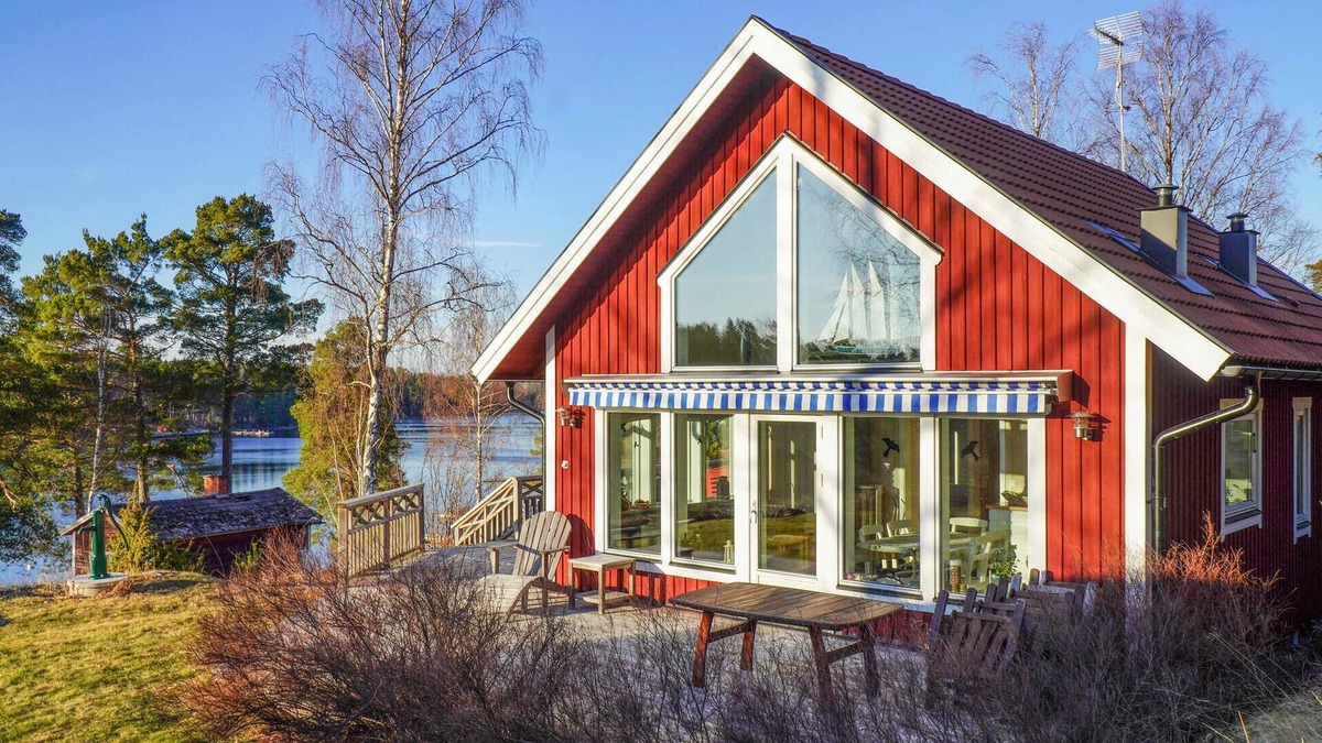 Vato House | Nice home in Väto with house sea view