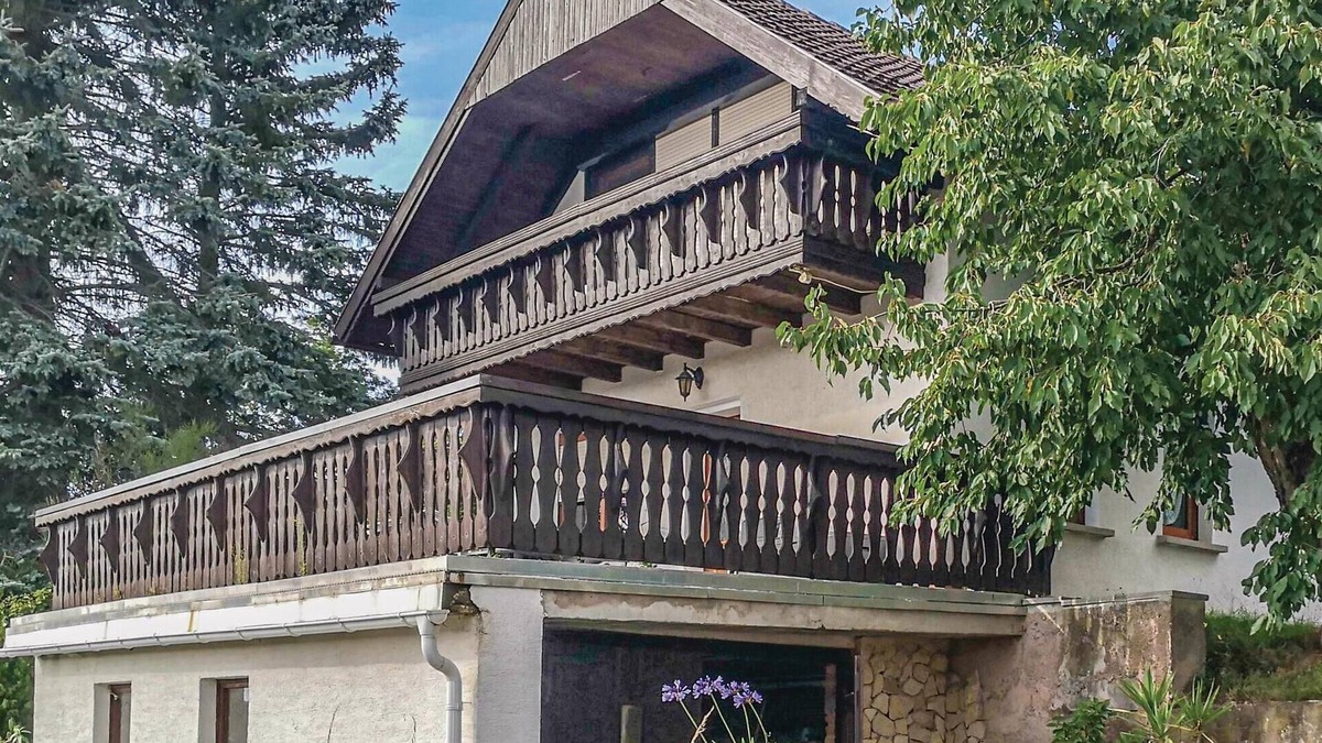 Wasungen House | Nice home in Wasungen with WiFi