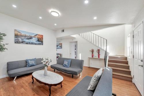 Leyva House | Nice House 4 bedrooms 2 baths, free Wi-Fi, Parking, Washer