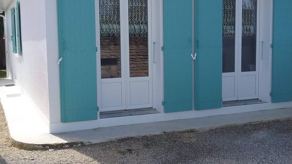 Les Portes-en-Re House | Nice house near shops and beach 4 people