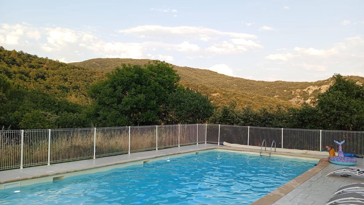 La Liviniere House | Nice house with private terrace and shared pool