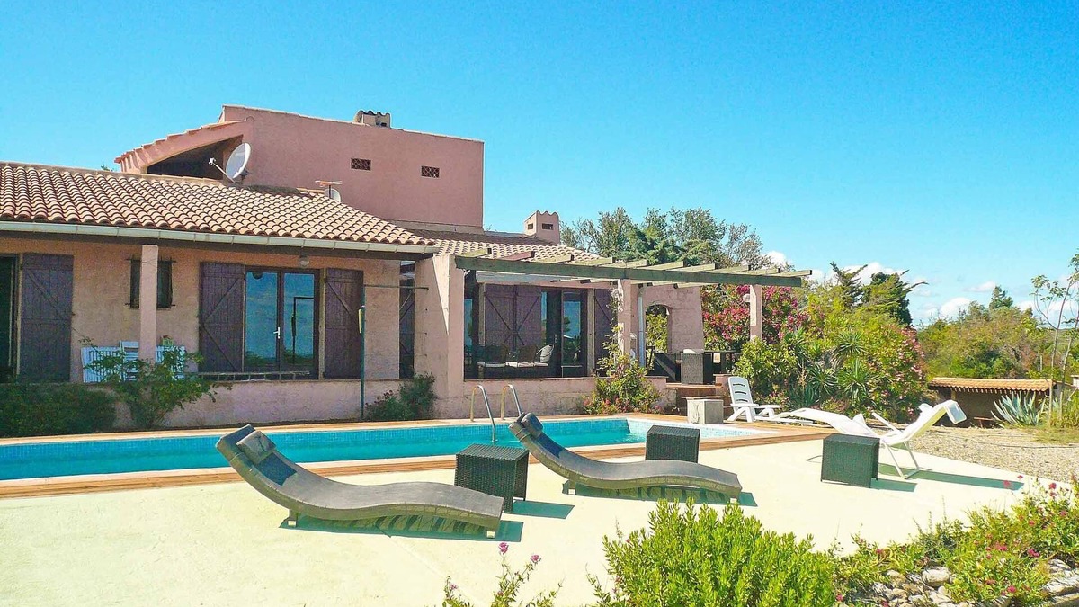 La Palme House | Nice house with private pool air conditionning and large views over sea
