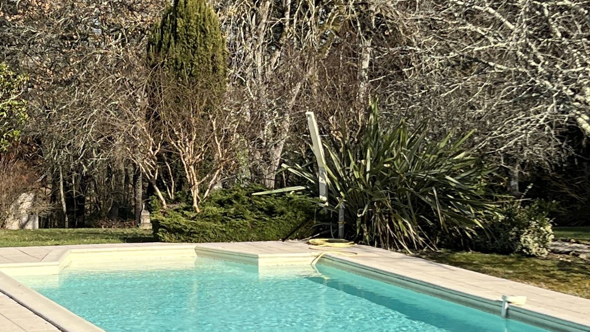 Nomdieu Apartment | Nice little Triplex on large property