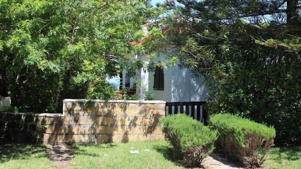 Skhirat Villa | Nice little villa (pied-à-terre) on seafront, on 427 m² of land