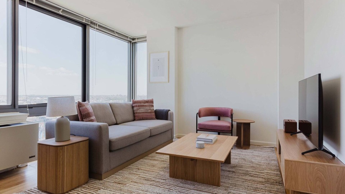 Hunters Point Apartment | Nice Long Island City 1BR w/A/C, Elev & Laundry, by Blueground