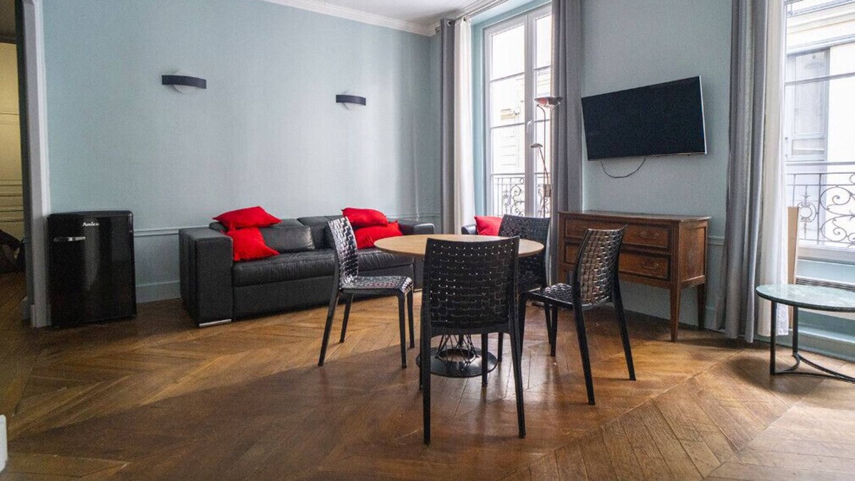 Quartier de la Place-Vendome Apartment | Nice love nest near the Opera