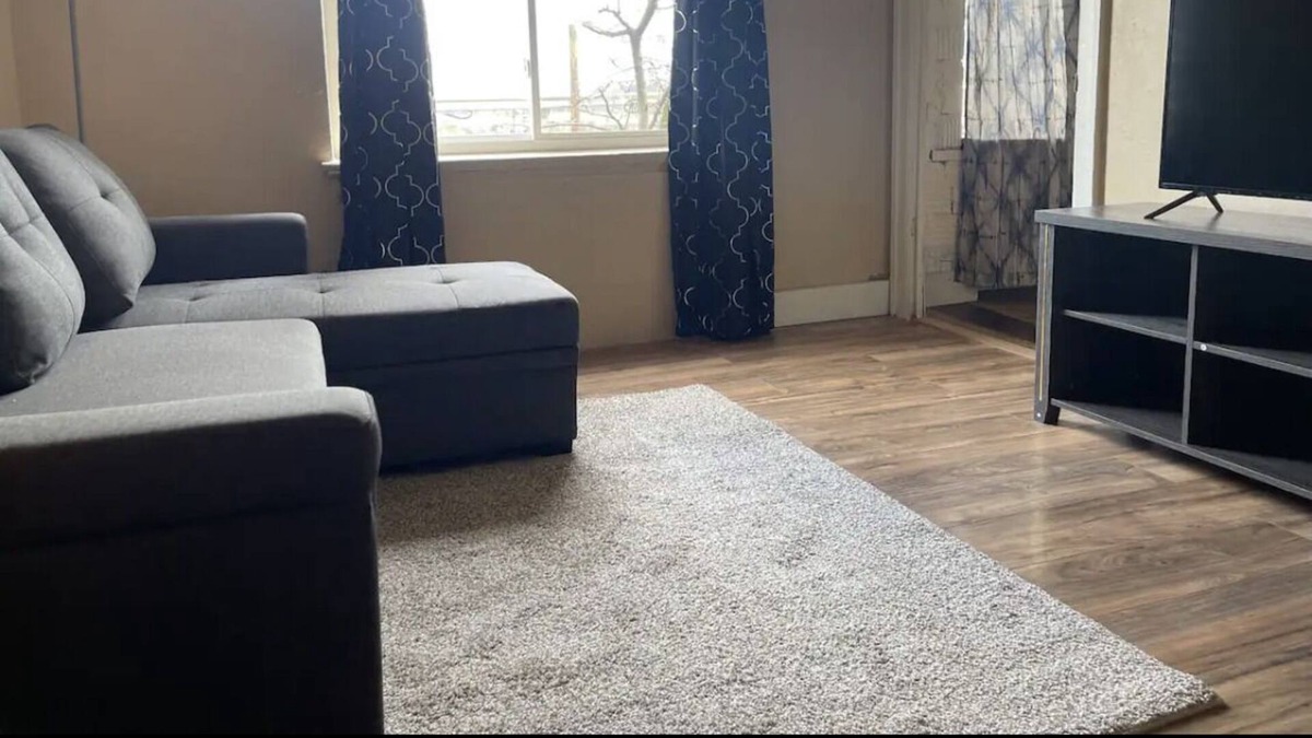 Lockland Apartment | Nice Place Cozy Space, One Bedroom Apartment over the Lounge #3