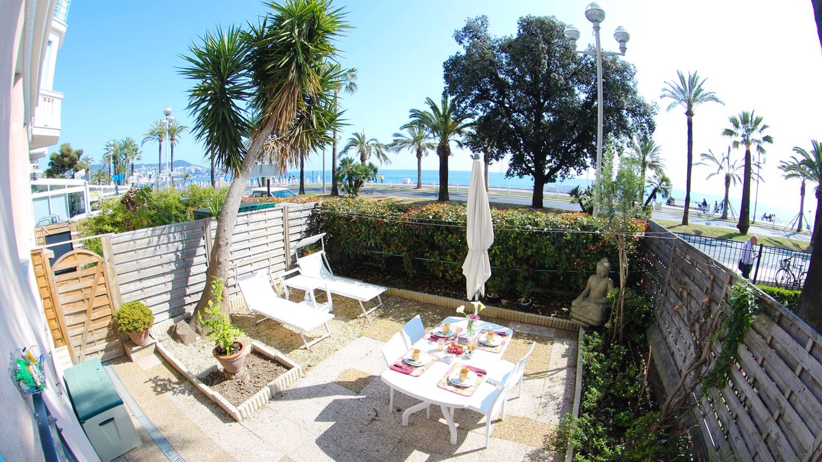 Nice City Centre Apartment | NICE- PROMENADE CENTER- BEACH FRONT- PRIVATE GARDEN and PARKING