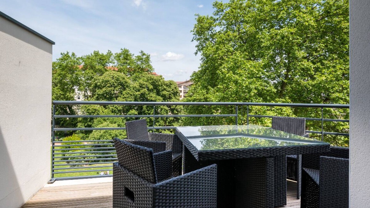 3rd Arrondissement Apartment | Nice & quiet 2 br apt, garage & patio, Part-Dieu