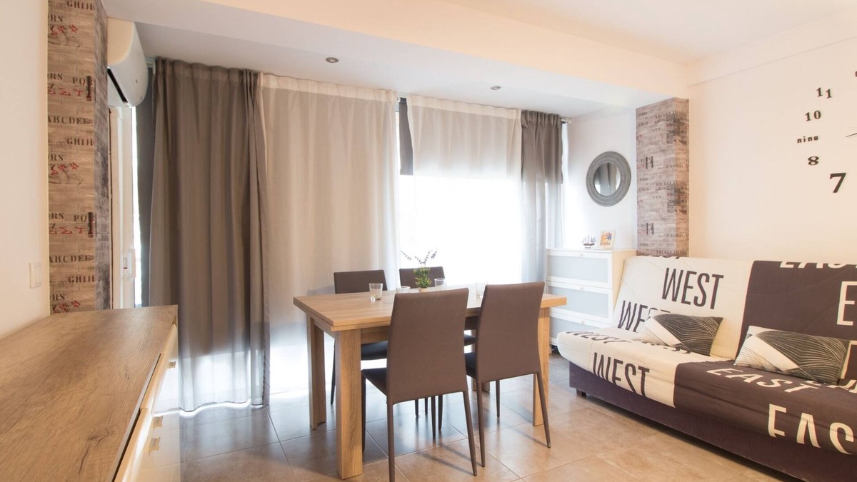 Salou City Centre Apartment | Nice renovated apartment for 7 people located in Salou a few meters to the beach