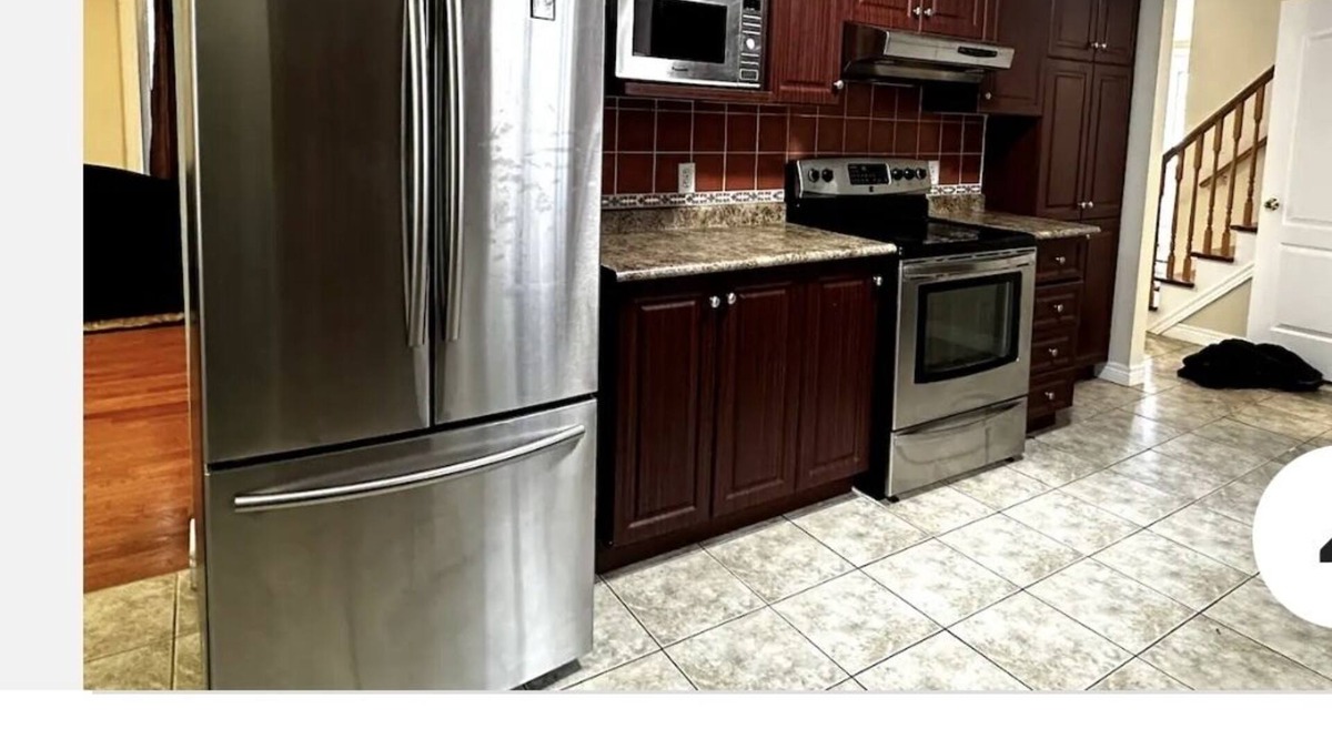 Guelph House | Nice Room at Southend Guelph in a shared (living, kitchen, bathroom) place