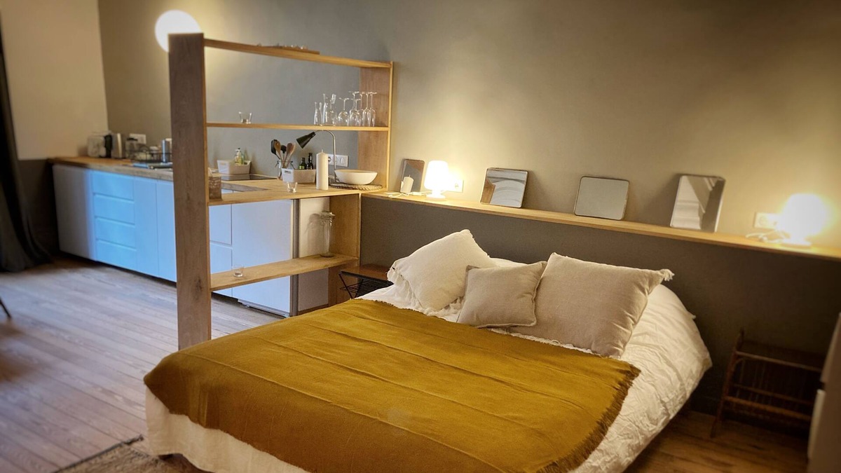 Cluny Apartment | Nice studio in the historic center with garden