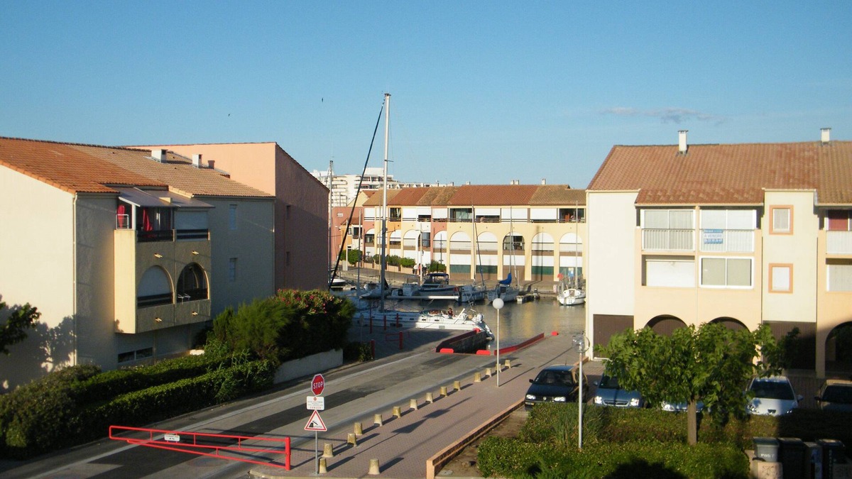 Palavas-les-Flots Apartment | Nice studio view port. Beach and sea at 50 meters.