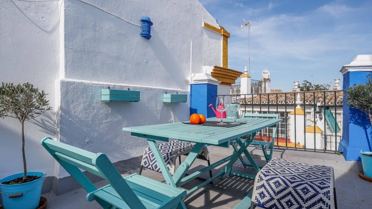 San Bartolome Apartment | Nice Studio with Terrace in the heart of the city - Wifi - A/C
