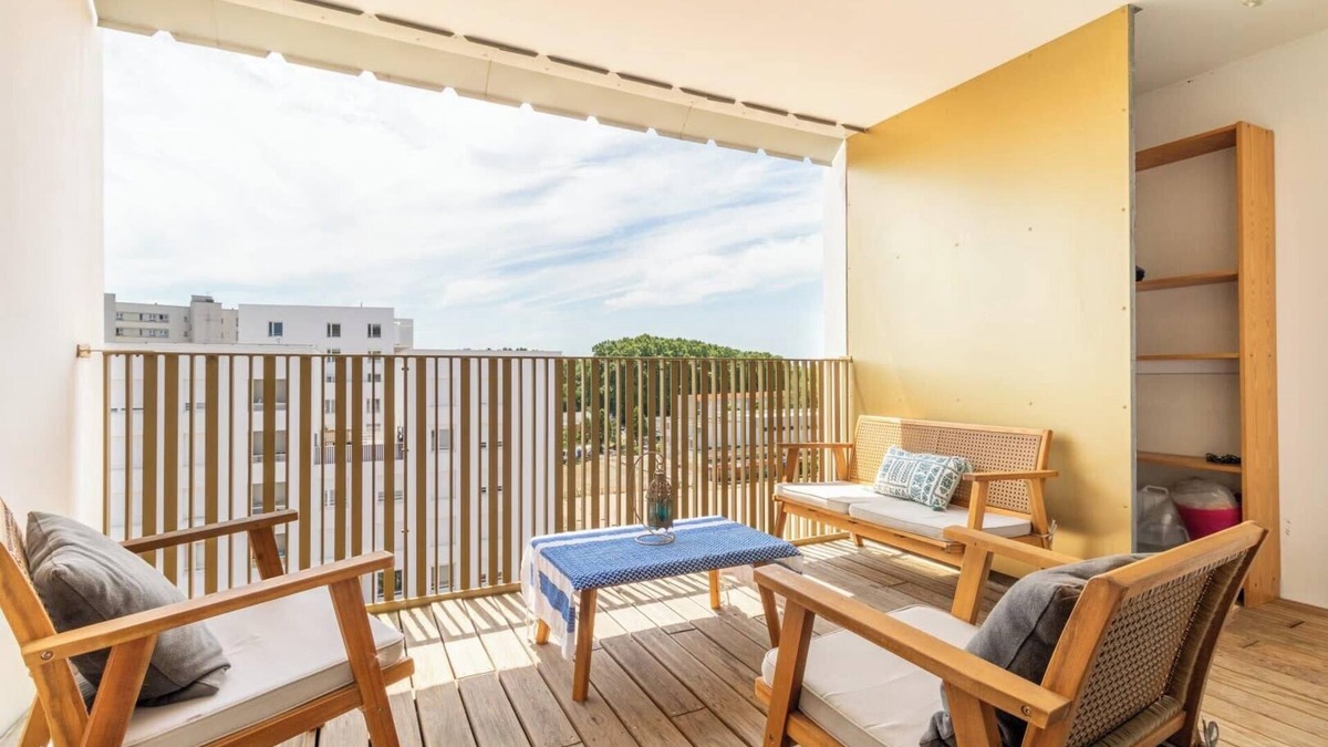 Saint Michel Apartment | Nice T2 with a large furnished balcony in Toulouse