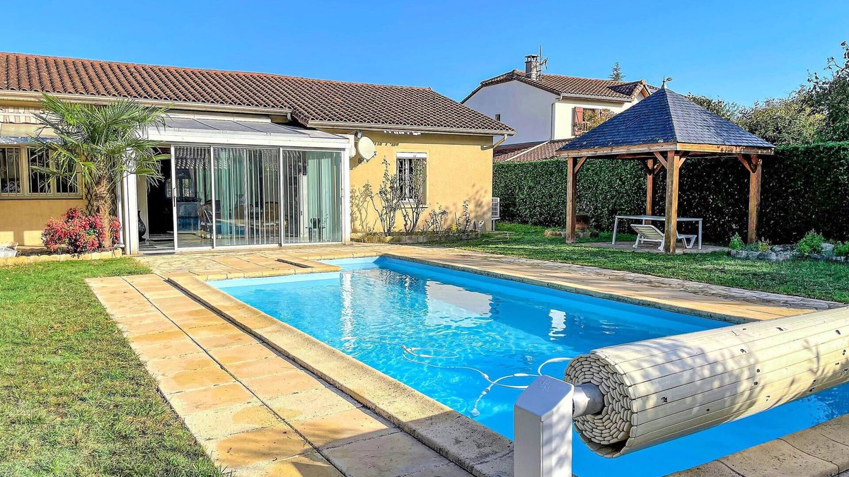 Vic-en-Bigorre House | Nice vacation home with beautiful swimming pool north of Tarbes.