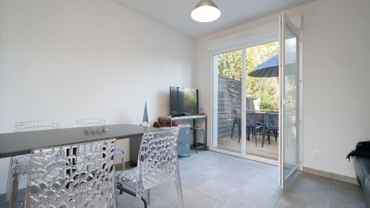 Serignan Villa | Nice Villa with garden for 4 pers near the beach