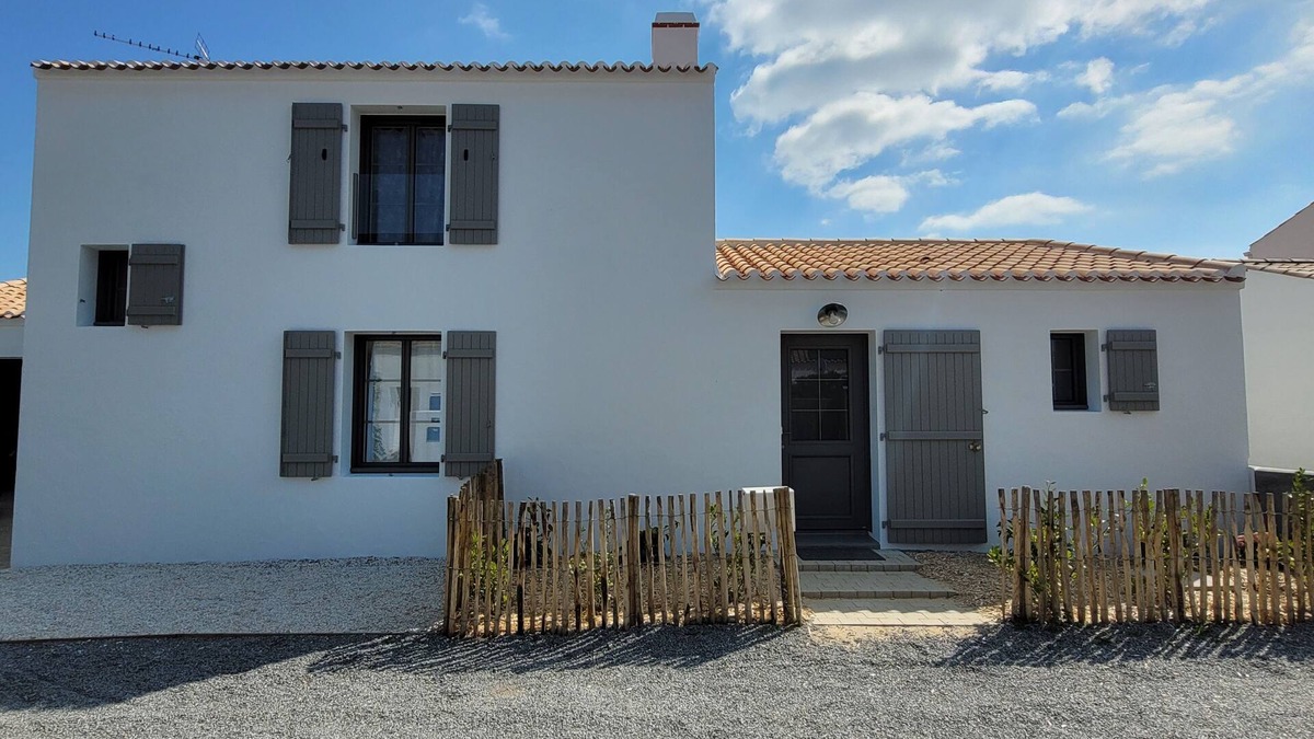 L'Epine Villa | Nice villa with swimming pool, Close to the beach and shops