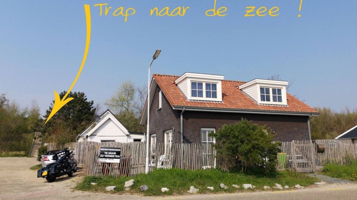 Breskens House | Nicely furnished house, directly by the sea. With your feet in the sand within 1 minute.